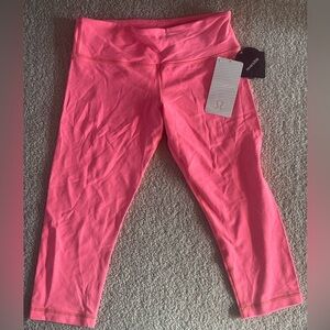 New with tags - Lululemon Hot pink reversible Capri leggings size 10